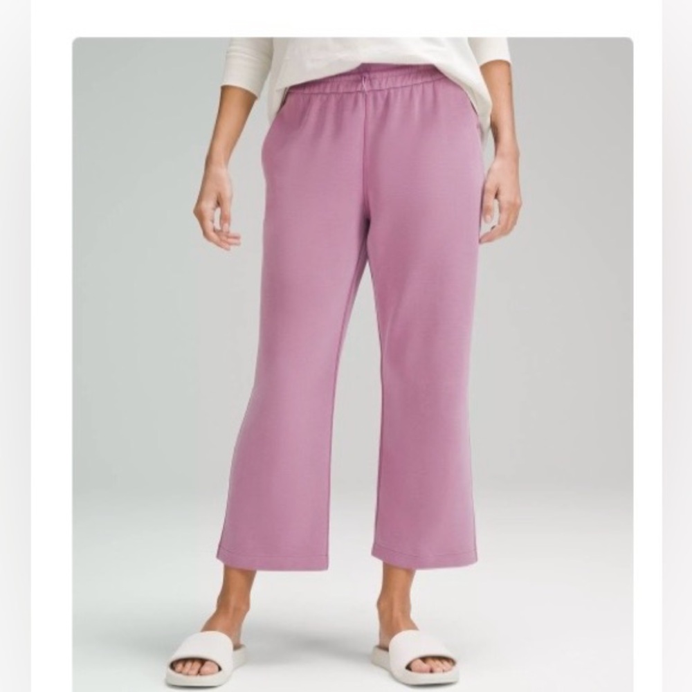 Lululemon Softstreme High-Rise Straight Leg Cropped Pants size 6